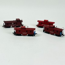 Athearn HO Scale Pennsylvania &amp; ATSF Cabooses - $22.79