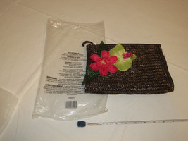 Avon Mark Womens Ladies natural straw hand bag F3200741 make up travel N... - $15.43