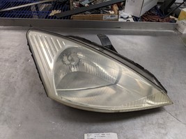 Passenger Right Headlight Assembly From 2001 Ford Focus  2.0 - £46.98 GBP