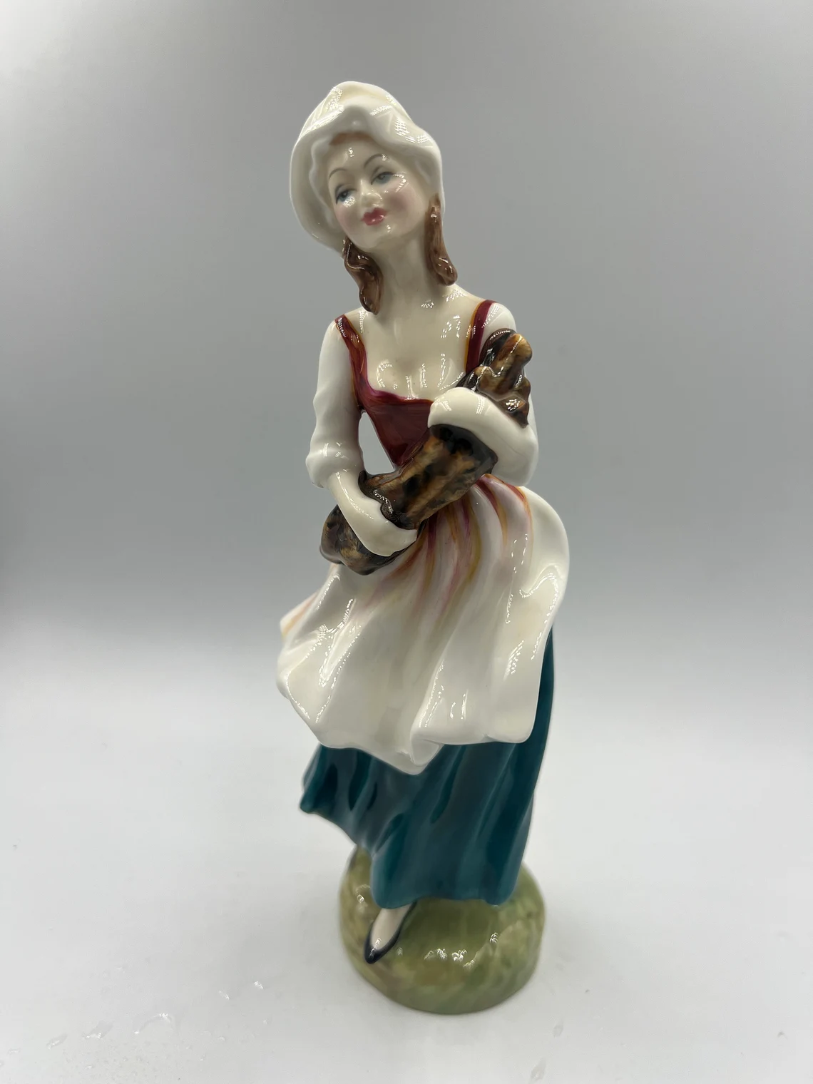 Royal Doulton Lizzie Figurine HN 2749 by Douglas Tootle 1987 England 8 -... - £74.23 GBP