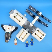 LEGO 60227 Lunar Space Station City Space Port w/Minifigures -Near Compl... - $36.93