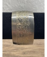Vintage Wide Open Cuff Floral Flower Bracelet Estate Jewelry Find KG JD - $20.30 CAD