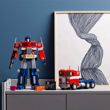 Transformers: Optimus Prime Building Block Set - £77.90 GBP