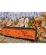 HO Scale: Athearn Union Pacific Fruit Express Box Car, Model Railroad Tr... - £22.87 GBP