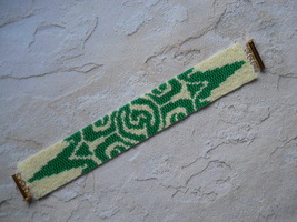 Bracelet, Green &amp; Pale Yellow Aztec Sun Motif, Peyote Stitch, Tube Clasp - £30.49 GBP