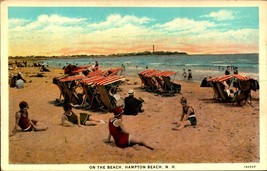 Postcard On The Beach Hampton Beach NH-POSTED 1943 White Border POSTCARD-BK51 - £9.32 GBP