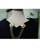 VINTAGE GOLDEN PIN BROOCH CHAIN LINKED 2 PIN SWEATER GUARD FAUX PEARL AC... - £25.28 GBP