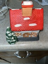 Vintage Electrified Snowhouse Ceramic House  Hand Painted Lighted 6&quot;x5&quot;x3½&quot; EUC  - £10.13 GBP