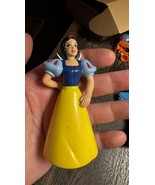 SNOW WHITE AND THE SEVEN DWARFS MOVIE DISNEY 3.5” ACTION FIGURE PLASTIC TOY - $105.29 MXN