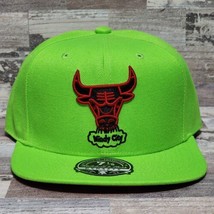 Chicago Bulls Mitchell &amp; Ness Windy City Neon Green Fitted Cap Hat Size 7 1/8 - £23.70 GBP