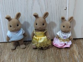Sylvanian Families Calico Critters Dappledawn Bunny Rabbit Family of 3 tan USED - £19.73 GBP