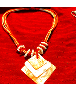 Gorgeous orange and white vintage necklace - $619.24 MXN