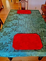 Christmas Mint Tablecloth 4 Place Mats Vintage Poinsettia Damask Red Gre... - $28.00