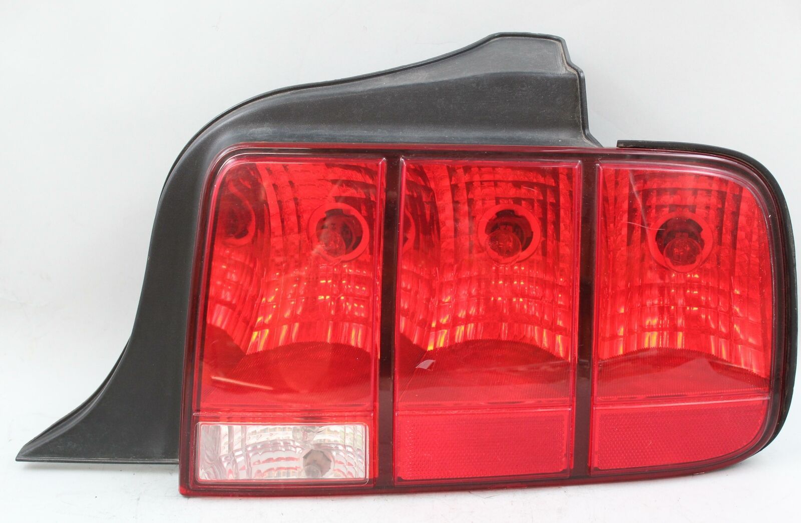05 06 07 08 09 FORD MUSTANG RIGHT PASSENGER SIDE TAIL LIGHT OEM - $53.99