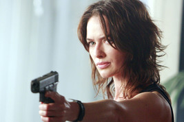 Lena Headey As Sarah Connor 18x24 Poster - £18.79 GBP