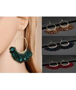 1 PAIR SPRING CLIPON OR PIERCED Yellow Gold Plated FEATHER DANGLE HOOP E... - €6,00 EUR