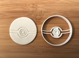 pokeball pokemon Biscuit Cookie Cutter Fondant Cake Decorating Mold - $5.63