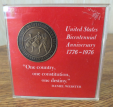 Vintage 1976 U.S. Bicentennial Bronze Medal Spirit Encased In Plastic Case - £11.17 GBP