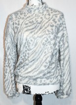 Willow &amp; Root by Buckle Women&#39;s Fuzzy Gray White Animal Print Sweater Size M - £12.62 GBP