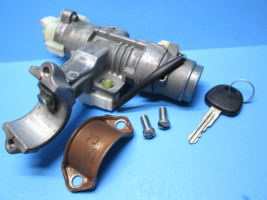 06-11 Hyundai Accent Manual trans Ignition Lock Cylinder 1 key 81910-1E0... - £149.45 GBP