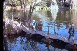Vtg 1964 Amateur Shot Disneyland 35MM Slide Barrel Bridge Tom Sawyer Island - £7.96 GBP