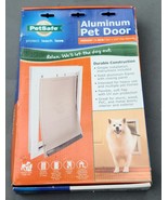 PetSafe Freedom Aluminum Pet Door Medium Dogs Up To 40lbs 8.25&quot; x 12.25 ... - $1,104.26 MXN