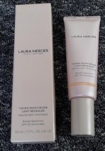 Laura Mercier Tinted Moisturizer Light Revealer SPF25 2N1 Nude 50ml / 1.... - $353.21 MXN
