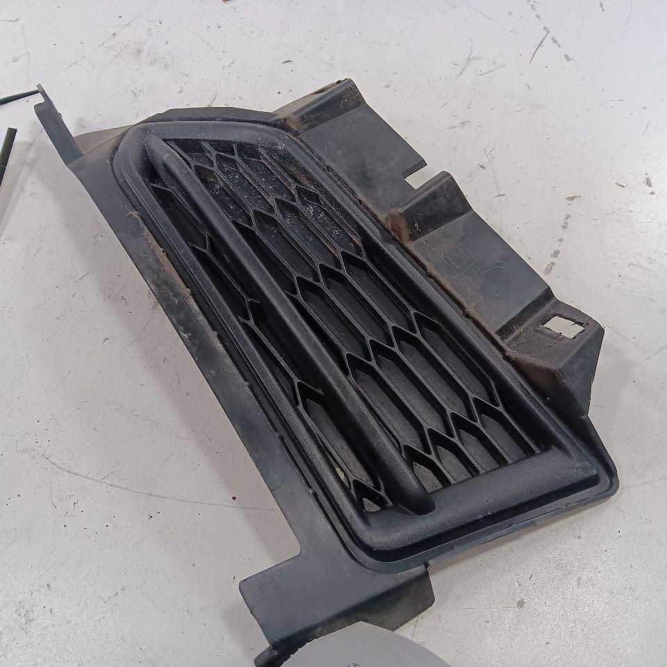 Nissan Versa Front Bumper Fog Light Insert Trim Bezel Right Passenger Si... - $52.15