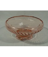 Fruit bowl serving dish ribbed swirl pink glass scalloped edge table decor - $91.68 CAD
