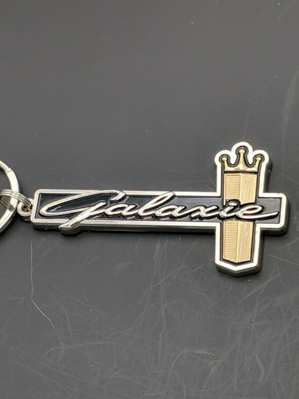 64 1964 Ford Galaxie Emblem/Keychain. Nicely painted/plated metal (J5)