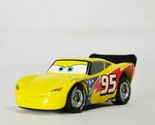 Tomica pixar cars lightning mcqueen 95 ylw 02 thumb155 crop