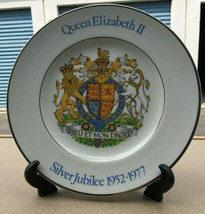 Wood &amp; Sons England Queen Elizabeth II Silver Jubilee Souvenir Plate 10&quot; Vtg. - £19.10 GBP