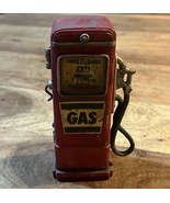 Key point Miniature Vintage Gas Pump - $261.54 MXN