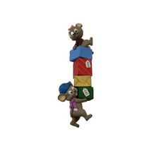 1997 Hallmark Keepsake Mom and Dad Mice Carrying Packages Christmas Orna... - $63.48 MXN