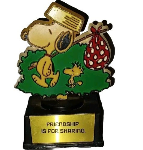 Snoopy Woodstock Peanuts 'Friendship Is For Sharing' Trophy Gram Figure Aviva Item image 2