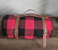 HAPPY PICNIC Picnic Blanket Red Check Water Resistan tPortable Handle - $36.64 CAD