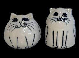 KD Karen Donleavy Black &amp; White Cat Painted Salt &amp; Pepper Shakers Potter... - $68.60