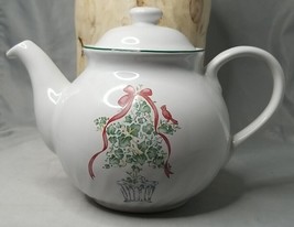 Corelle Coordinates Callaway Ivy  Holiday Christmas Teapot 1 Qt White Stoneware - £14.96 GBP