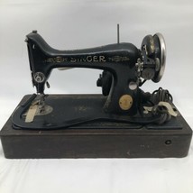SINGER 1925 Vintage Sewing Machine with Bent Wood Cover and Base - £153.94 GBP