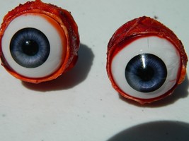 Dead Head Props Pair of Realistic Life Size Bloody Ripped Out Eyeballs P... - £19.97 GBP