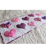 Hearts quilted table runner, Valentines bed topper, Mothers Day quilted mat - $1,672.36 MXN