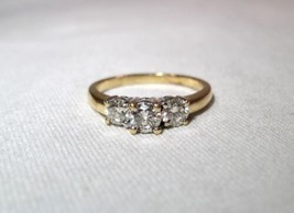 14K Yellow Gold Ladies 3 Stone Diamond Wedding Engagement Ring Size 7 3/4 K525 - £616.79 GBP