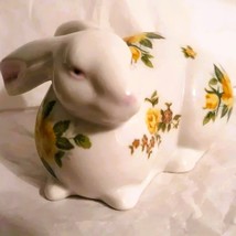 White Bunny Porcelain Yellow Roses Figurine---4&quot; L x 3 1/8&quot; W 9434#  20A - $148.66 MXN