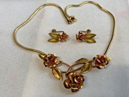 Vtg Krementz Gold Plated Fashion Jewelry Set Floral Necklace &amp; Clip-On Earrings - £94.80 GBP