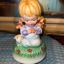 Vintage Fred Roberts Music Box with Little Girl and Her Dog Praying - £9.36 GBP