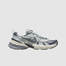 Nike V2K Run - Pure Platinum/Wolf Grey (FD0736-003) - $149.98