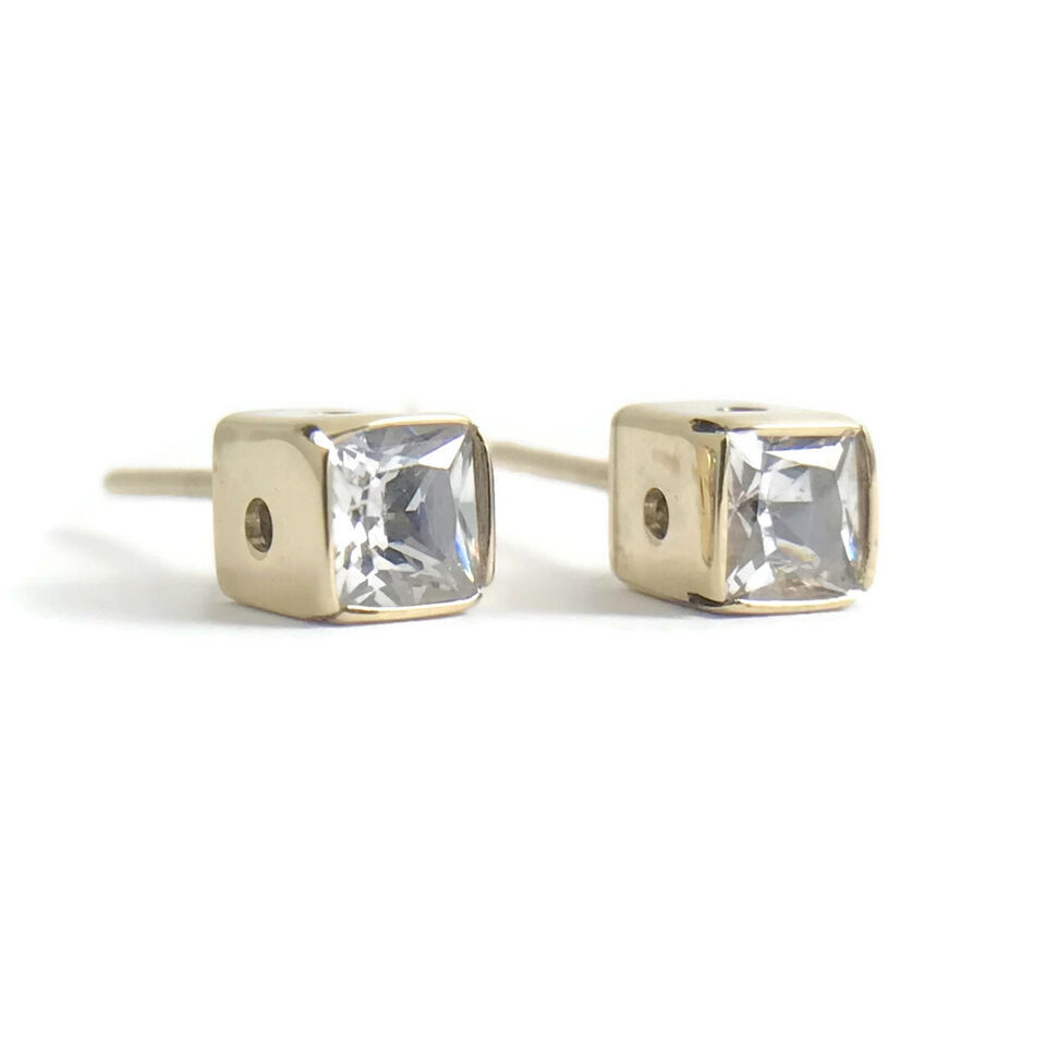 Primary image for Vintage Princess Cut CZ Cubic Zirconia Stud Earrings 14K Yellow Gold, 2.33 Grams