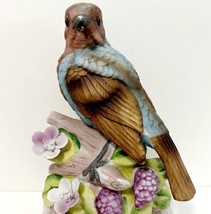 Bird Statue Figurine Grape Vintage Ceramic Martin/Grackle 1970-80s 6.5&quot; PorcBin1 - £19.57 GBP