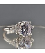 18k White Gold Plate Crystal Ring 3 Stone Anniversary Past Present Futur... - $372.82 MXN