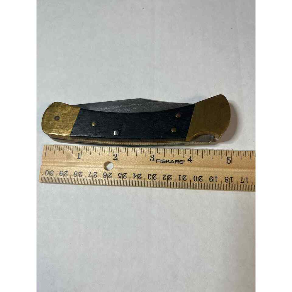 Primary image for Vintage 2 dot  Buck *110* USA wood shield Folding Lockback Pocket Knife